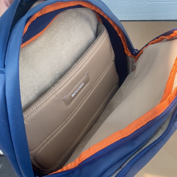 Incase Backpack (Color: Blue) - Picture 9 of 9